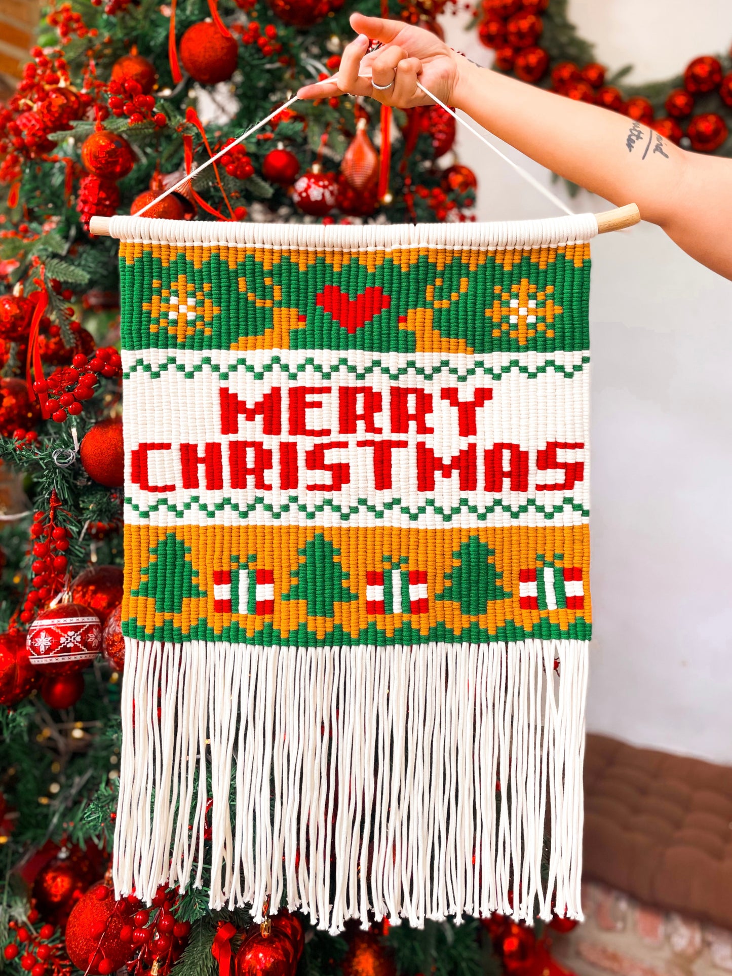 Merry Christmas Pixel Pattern - Digital PDF and Knot Guide