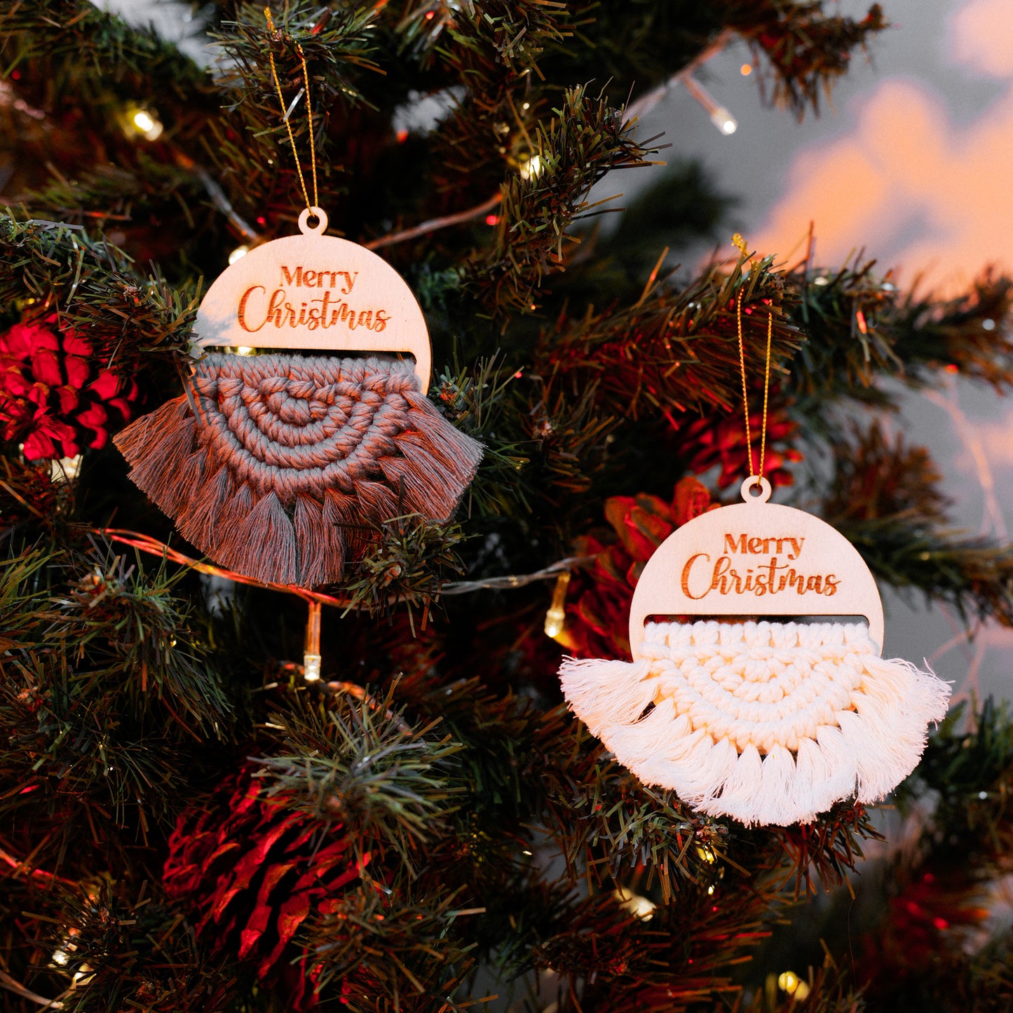 2pcs - Laser Cut Merry Christmas Round Ornament For Christmas Tree