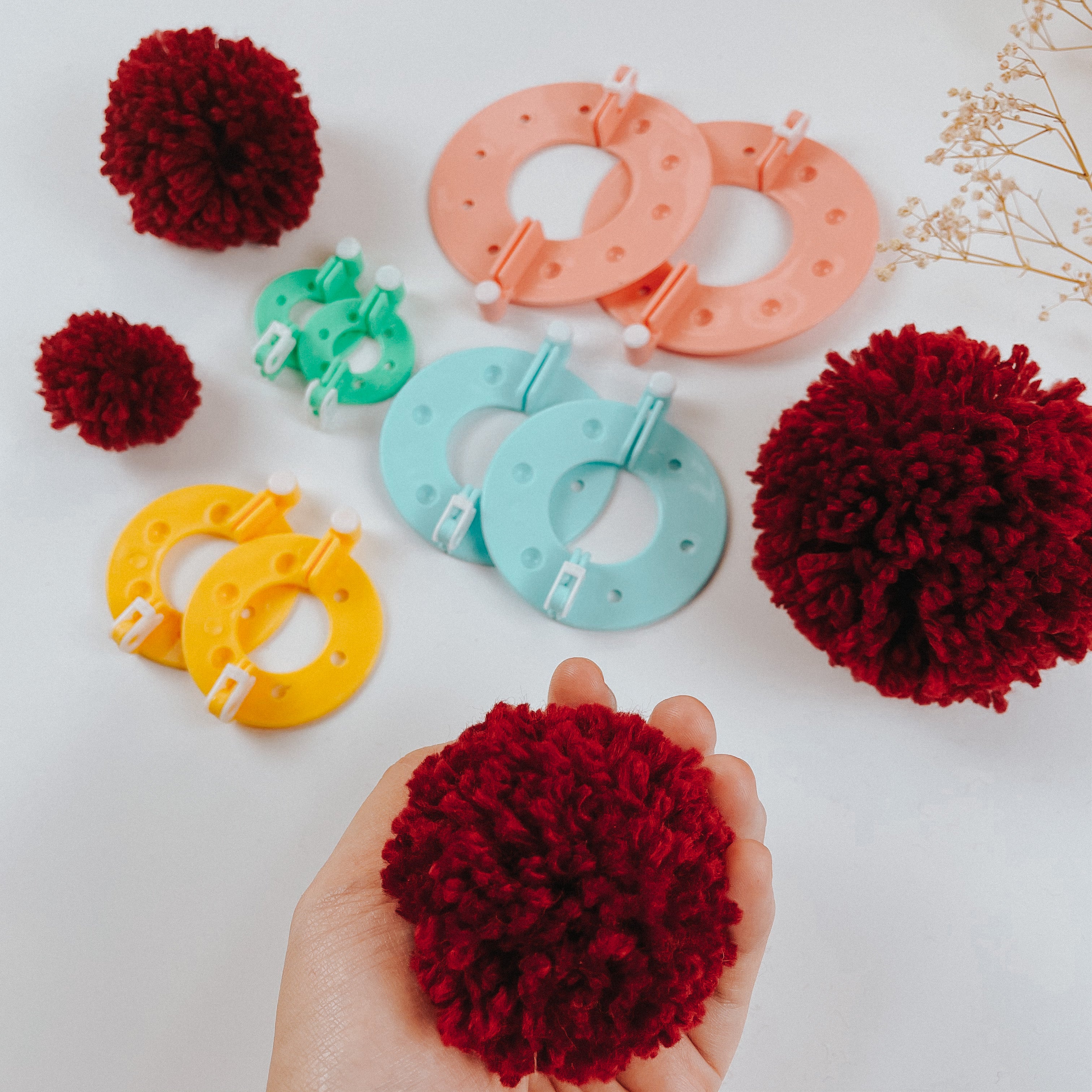 Large Pom Pom Maker for Yarn - 4 Sizes of Pompom Maker for Yarn Decoration  DIY Crafts 