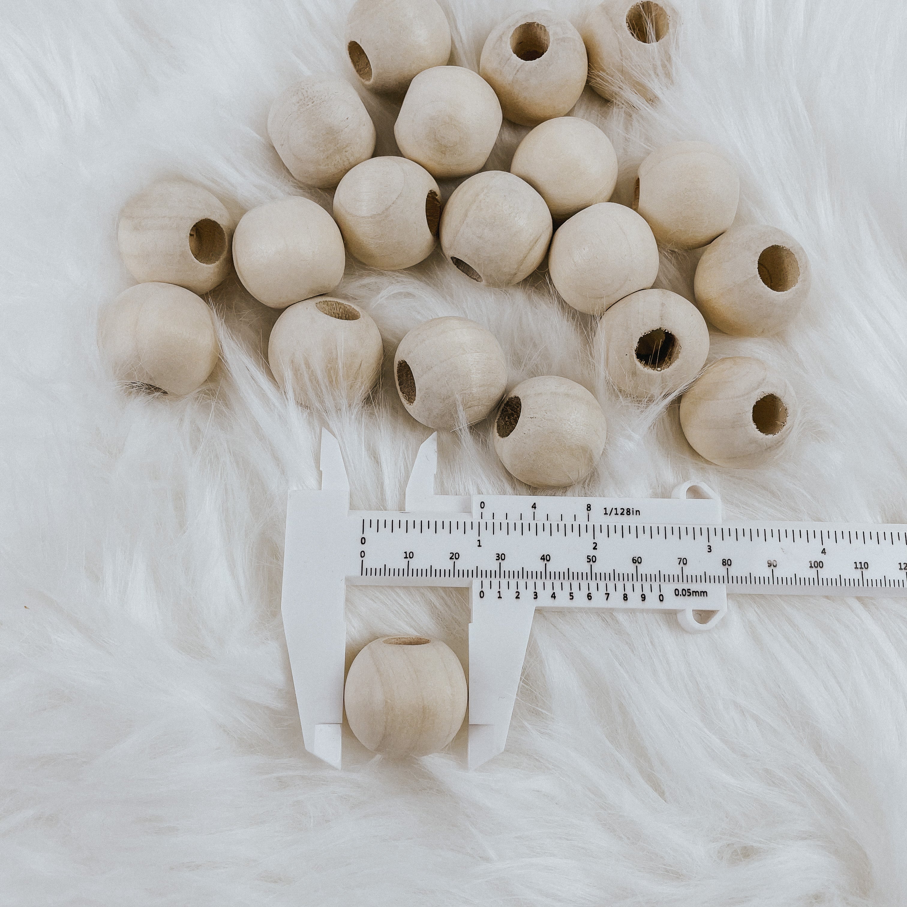 10Pcs - Round Wooden 25mm Large Hole Beads